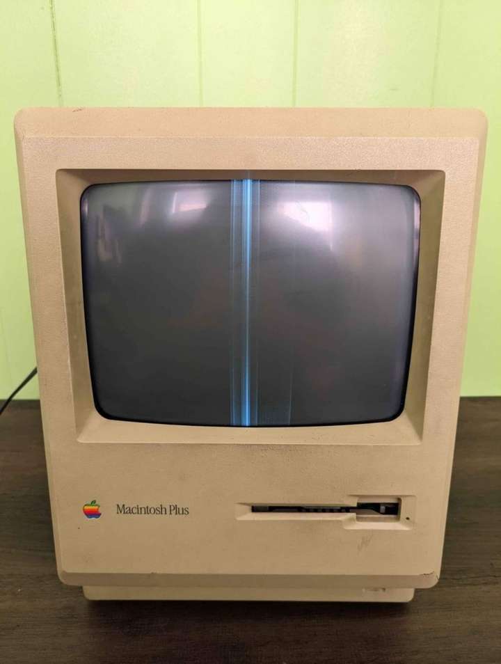 Before: A vertical line on the CRT on boot